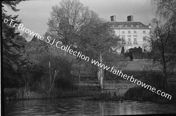 HOUSE FROM LAKE 8.5CM